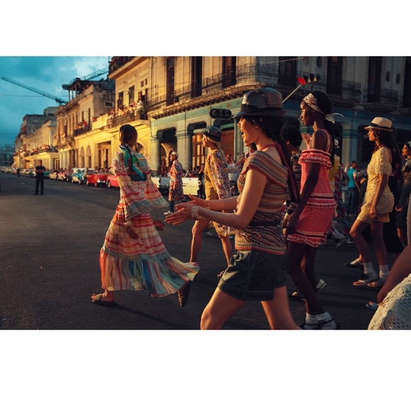 Beyonce's CHANEL 17C Runway Black Fedora Hat - Picture 7 of 8